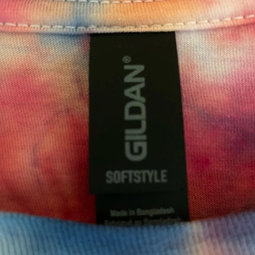 GILDAN Soft Style | Tie-Dye T-Shirt | Color: Red, White, Blue | Size: Unisex S … - Picture 8 of 9